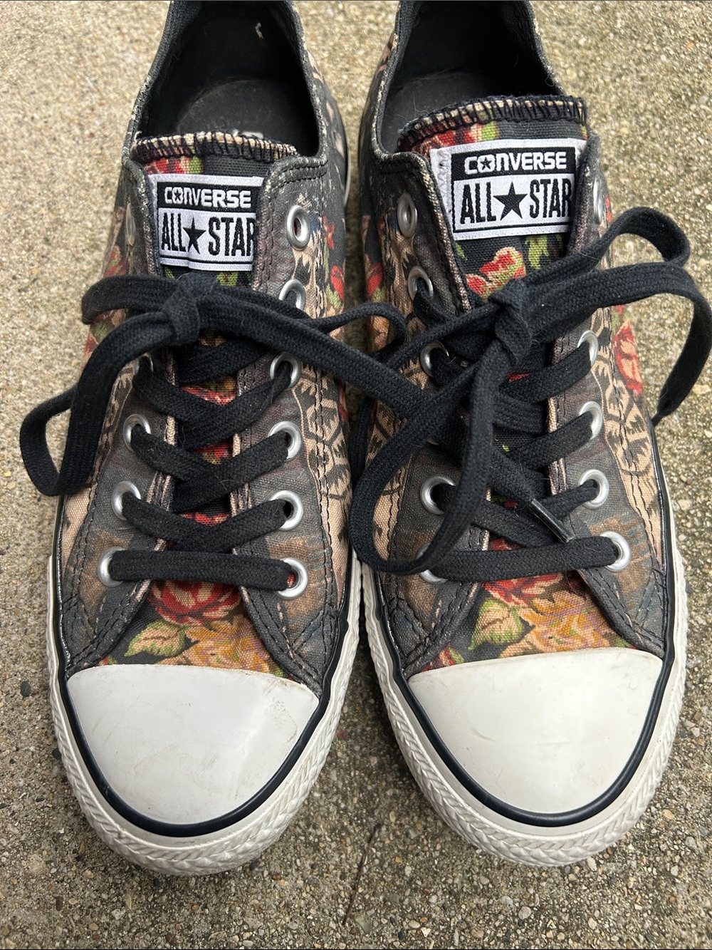 Converse Floral Print Low Top Sneakers - Black/Multicolor